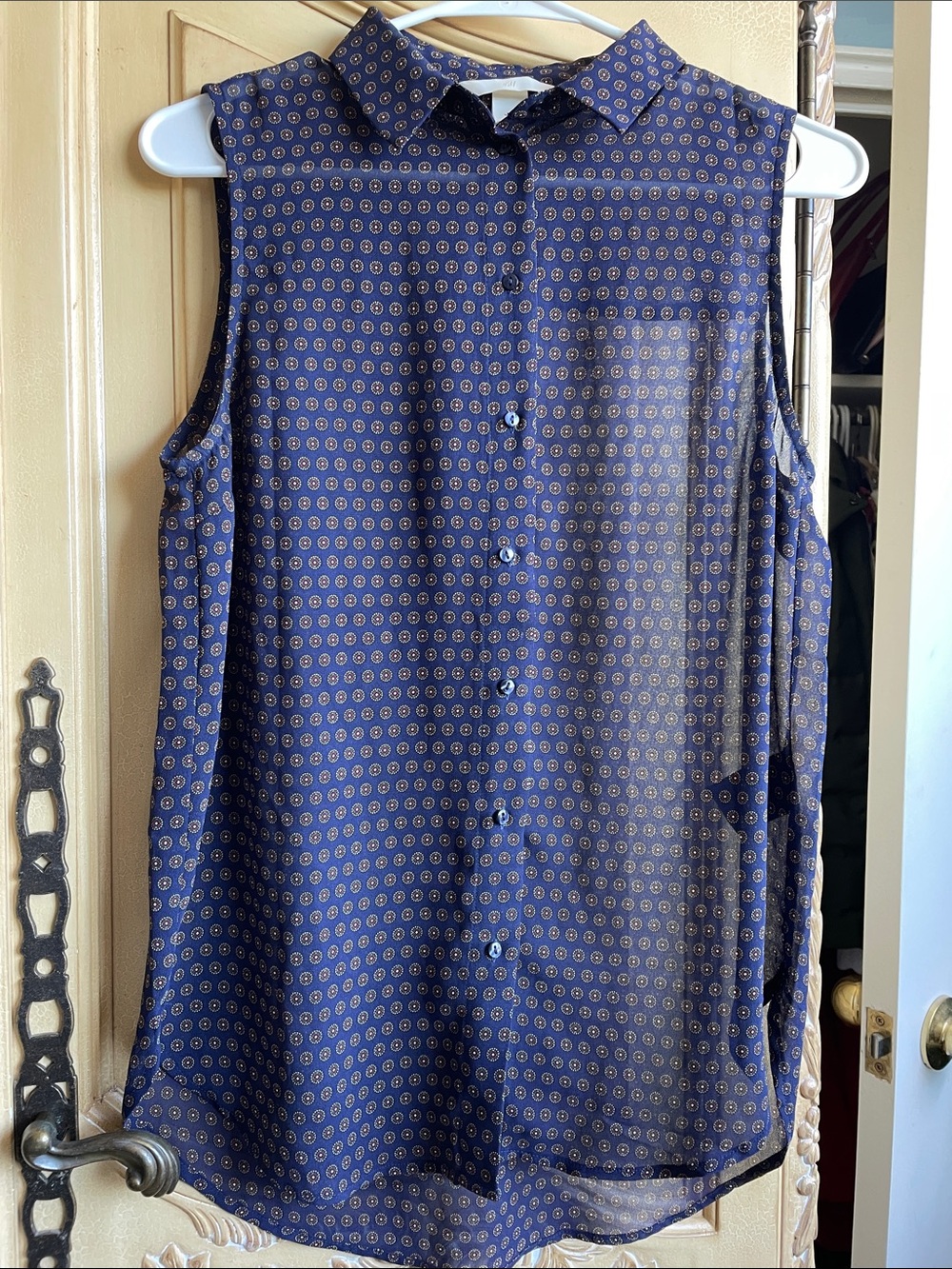 H&M Navy Sleeveless Button-Front Blouse with Micro Print